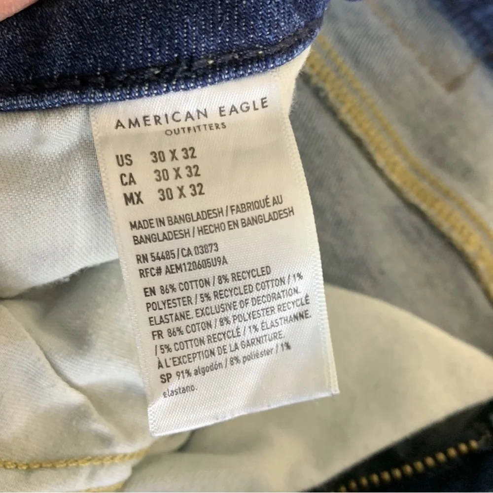 American Eagle Medium Dark Wash Slim Straight Jeans 30”x32”
